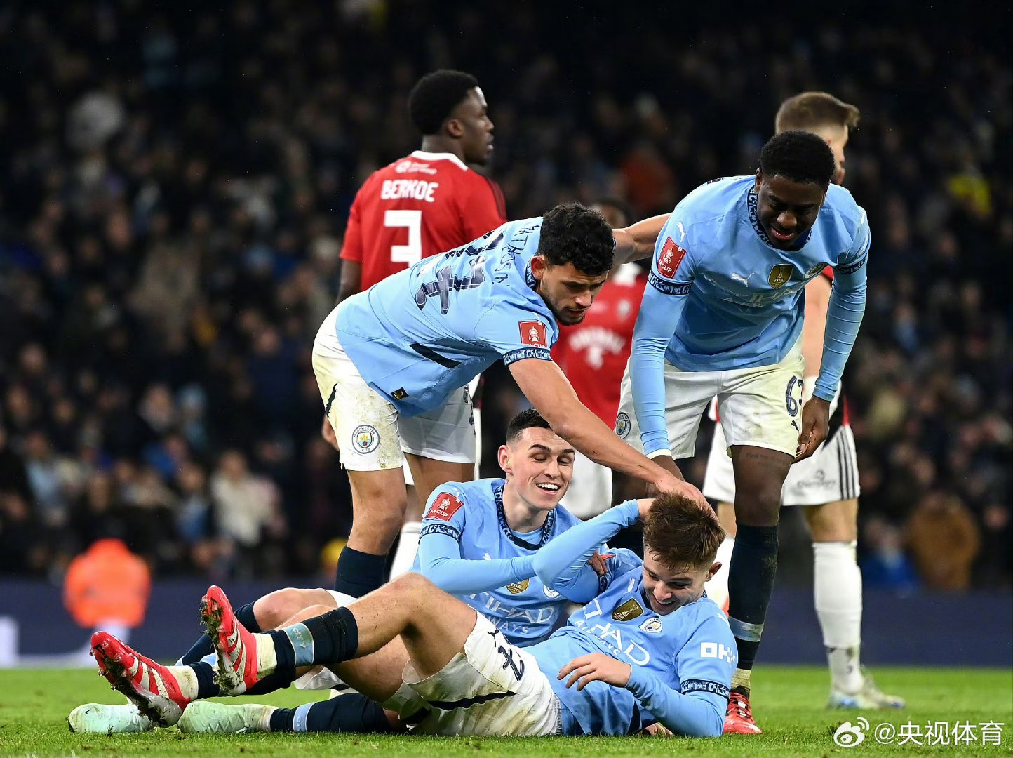 kaiyun电竞-曼城近期英格兰足球联赛大比分夺胜(英格兰足总杯曼城)